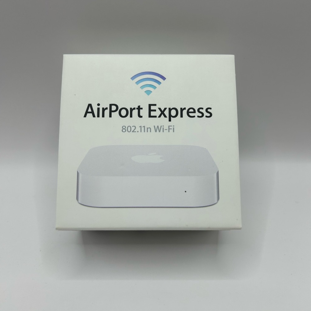 Apple AirPort Express Wireless Access Point in White
